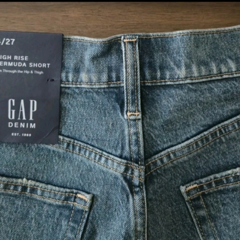 Gap Women's High Rise Bermuda Short Size 4/27 Vintage Stretch Light Wash NWT - Picture 4 of 8